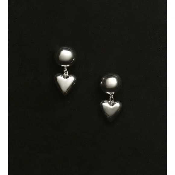 Sophie Buhai • Love Earrings 🤍 - Picture 4 of 5